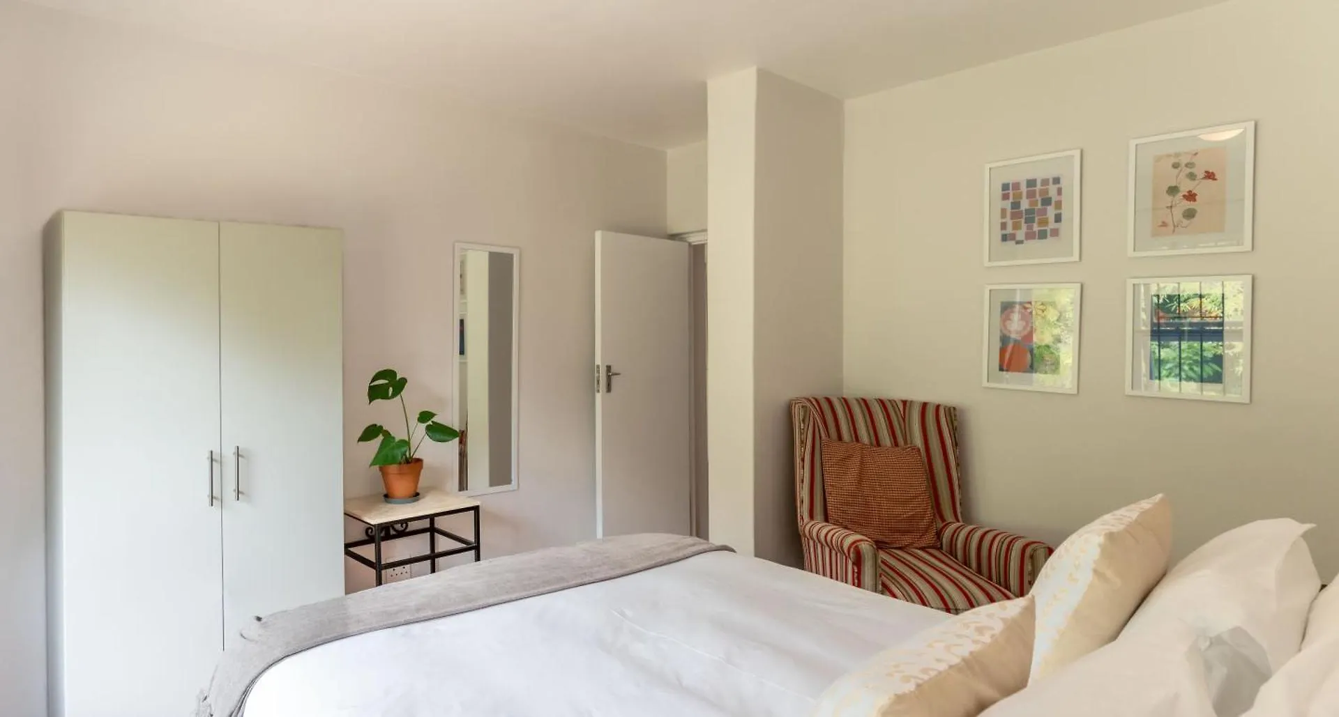 ケープタウンCharming Flatlet In Constantiaアパートメント アパート