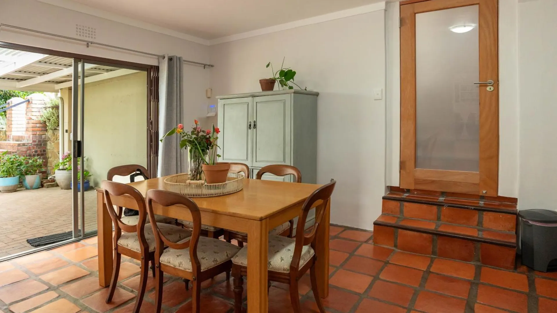 ケープタウンCharming Flatlet In Constantiaアパートメント